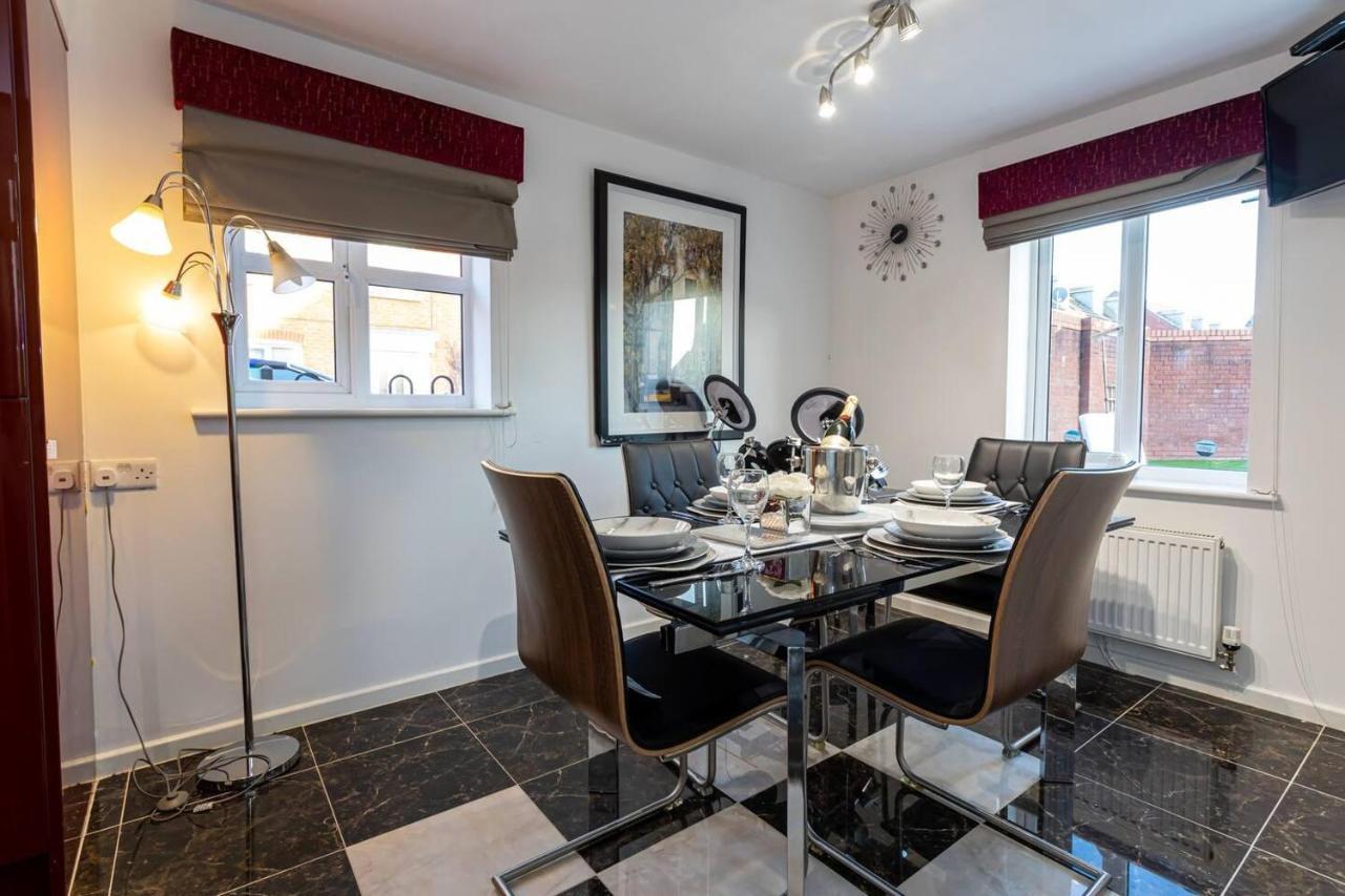 Beautifully Designed 3 Bed House - In Manchester Exterior photo